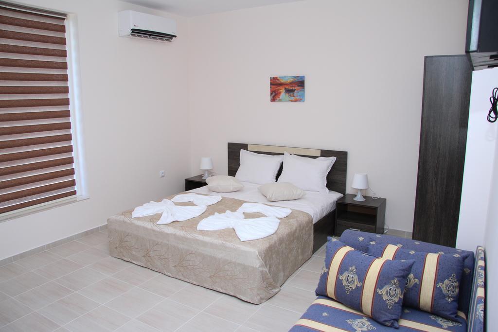 Capuccino Guest Apartments - Free Parking And Wi-Fi Pantai Sunny Bagian luar foto